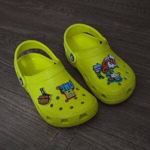 Yellow Kids Crocs with Spongebob Charms